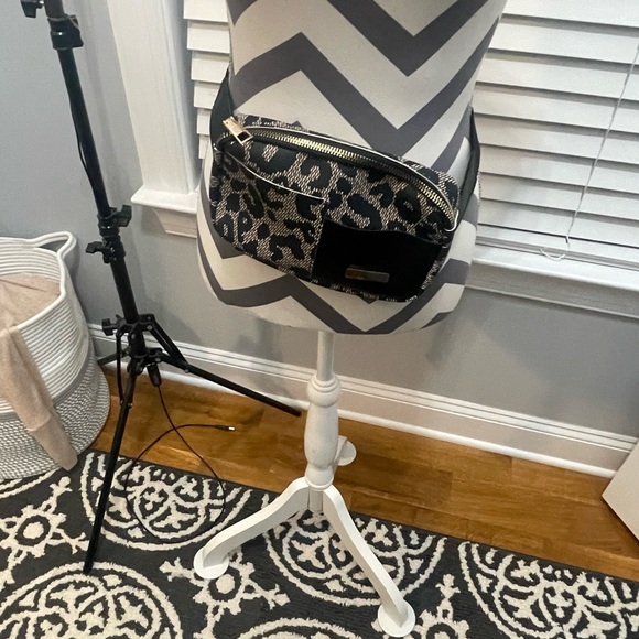 Crossbody bag new from Temu great condition, black and brown great gift - Picture 7 of 8